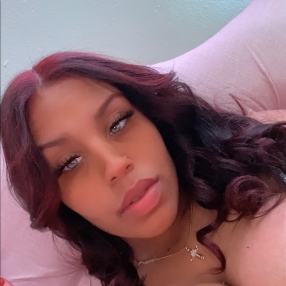 Profile Picture of Inez Amanda (@aponte_inez) on Poshmark