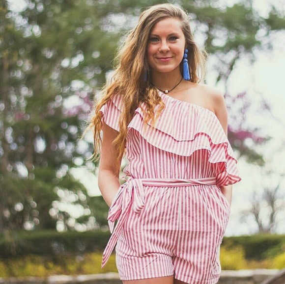 Profile Picture of Makenna Huskey (@makennahuskey) on Poshmark
