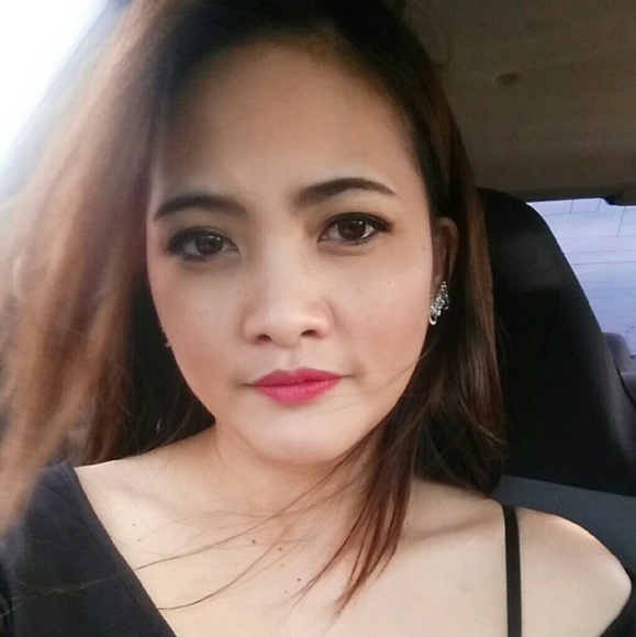 Profile Picture of Jiraporn Thinsophon (@jirapornt) on Poshmark