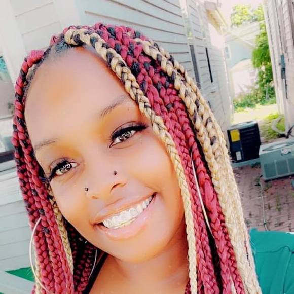 Profile Picture of Merlisha Scott (@merlisha) on Poshmark