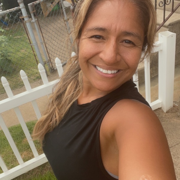 Profile Picture of Miriam Stuart (@miriam_stuart) on Poshmark