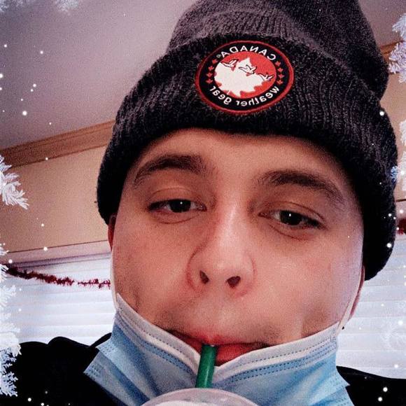 Profile Picture of Daniel Leiva (@bean_baller23) on Poshmark