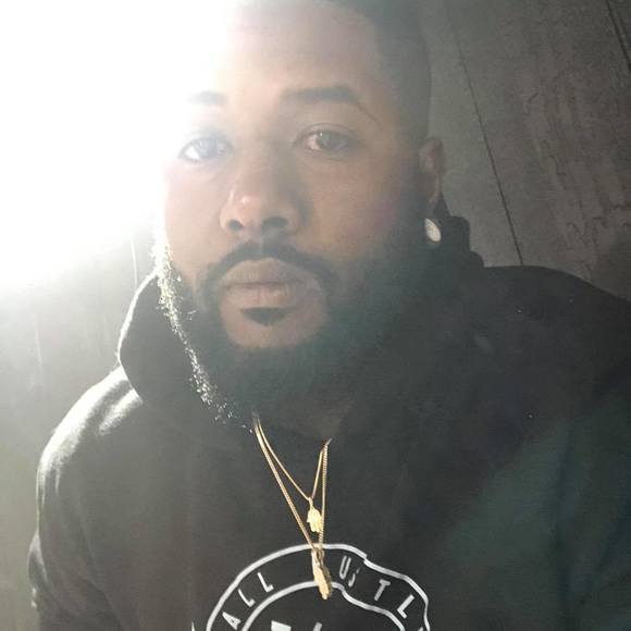 Profile Picture of Jan Man (@jbloun21) on Poshmark