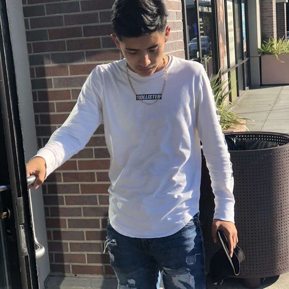 Profile Picture of Byron Alvarez (@byronalvarez841) on Poshmark