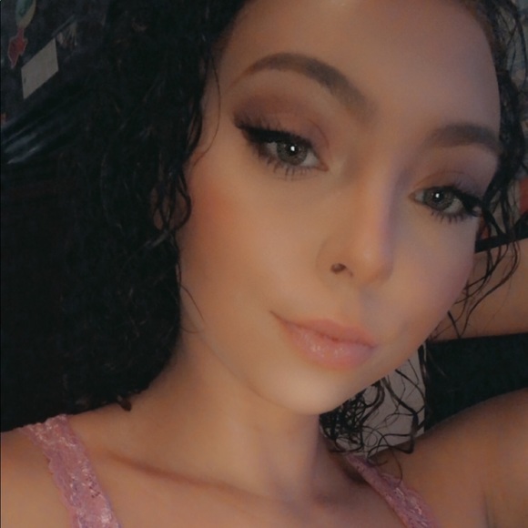 Profile Picture of Meagan Munsell (@meaganlmunsell) on Poshmark