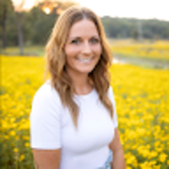 Profile Picture of Alissa Weaver (@hemlockhippie84) on Poshmark