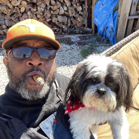 Byvion Goudeaux - Poshmark Profile Picture of Byvion Goudeaux (@byvion) on Poshmark