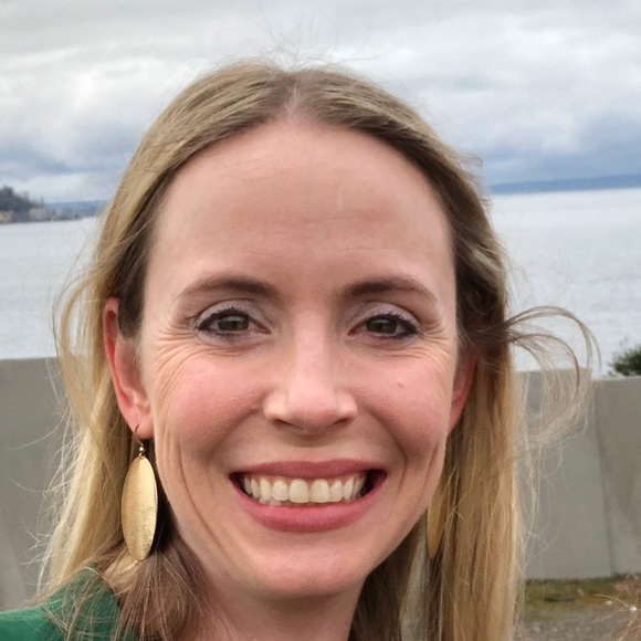 Profile Picture of Audra Terry (@audraet) on Poshmark