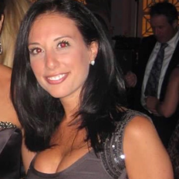 Profile Picture of Danielle Maimone (@nygirl900) on Poshmark