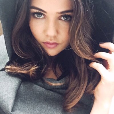 Profile Picture of Danielle Campbell (@@DanielleCamArmy) on Twitter