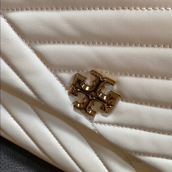 Profile Picture of Ema Lucaci (@emat4jc) on Poshmark