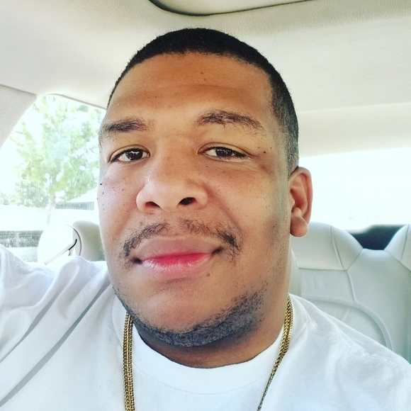 Profile Picture of Carl Christopher (@carl2983) on Poshmark