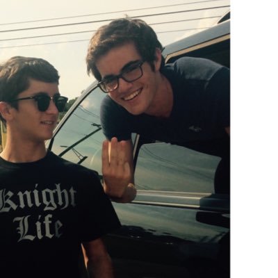 Profile Picture of Robert Searles (@_RobertSearles) on Twitter