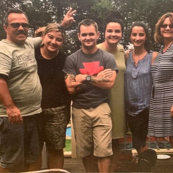 Profile Picture of Lori Luis (@ernlor84) on Poshmark