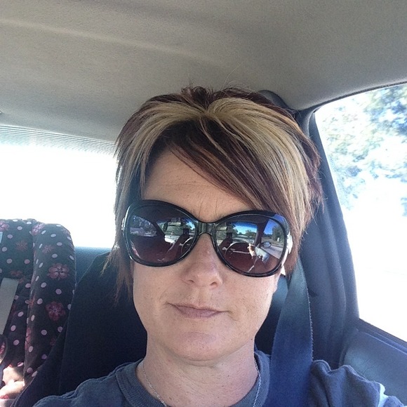Profile Picture of Janelle Driver (@jadriver1976) on Poshmark
