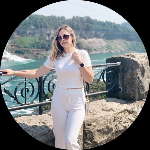 Profile Picture of Nataliia Dmytruk (@natadmyt) on Poshmark