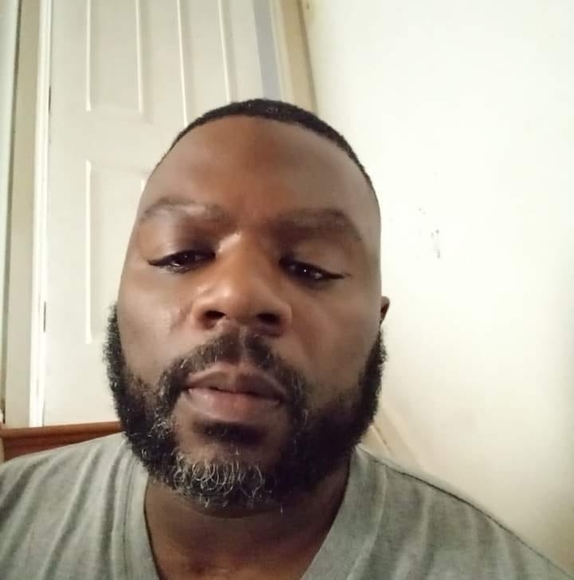 Profile Picture of Quillon Long (@quillonlong) on Poshmark