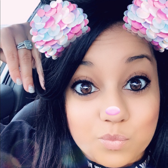 Profile Picture of Brittany Lafayette (@chloesmom0225) on Poshmark