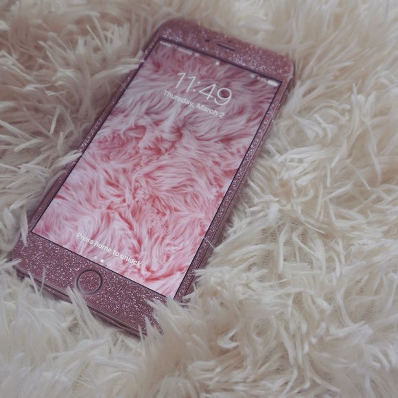 Profile Picture of Valeria Rivera (@valri18) on Poshmark