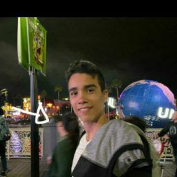 Profile Picture of Társis De sousa ferreira (@tarsisferreira) on Poshmark