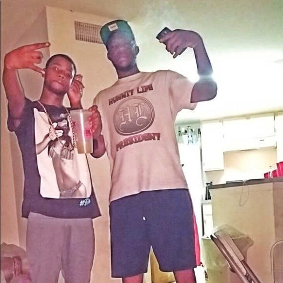 Profile Picture of Antwan Moore (@antwanmoore413) on Poshmark