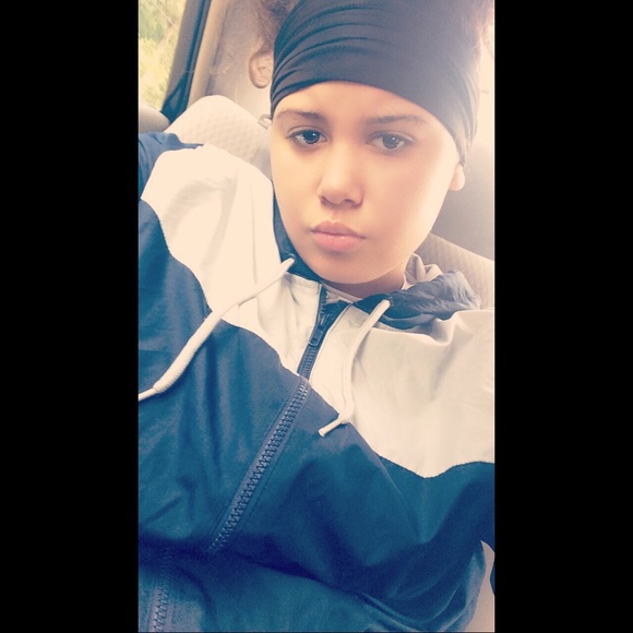 Michaela Somers - Poshmark Profile Picture of Michaela Somers (@kaylasomers16) on Poshmark