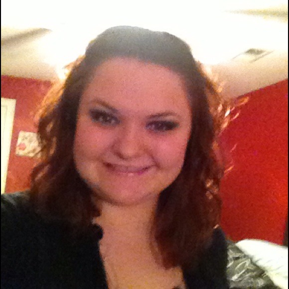 Profile Picture of Katie Chunn (@ktchunn1) on Poshmark