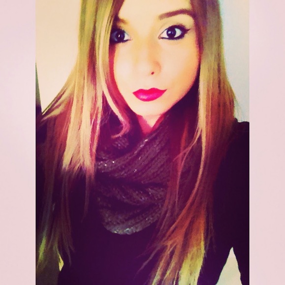Profile Picture of Rocio Calvillo (@rocio_calvillo) on Poshmark