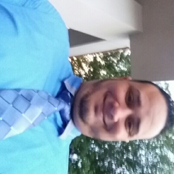 Profile Picture of Daniel Salgado (@dandandelivery) on Poshmark