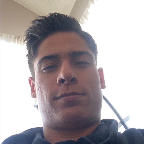 Profile Picture of Julian Swanson (@jswanson010) on Poshmark