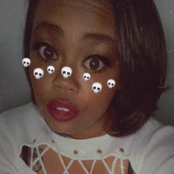 Profile Picture of Angelina Townsend (@yeroslina) on Poshmark