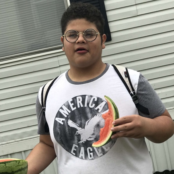 Profile Picture of Johnny Monroy (@johnnymonroy) on Poshmark