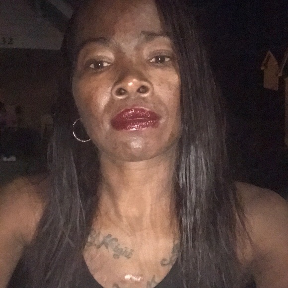 Profile Picture of Luzet Boyd (@zettapooh79) on Poshmark