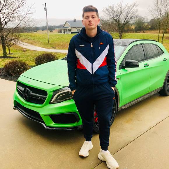 Profile Picture of Ben Hrustanovic (@benhrustanovic) on Poshmark