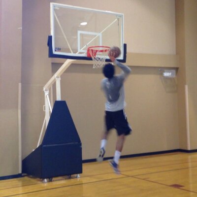 Profile Picture of Sean Burrell (@Nike_AirHead) on Twitter