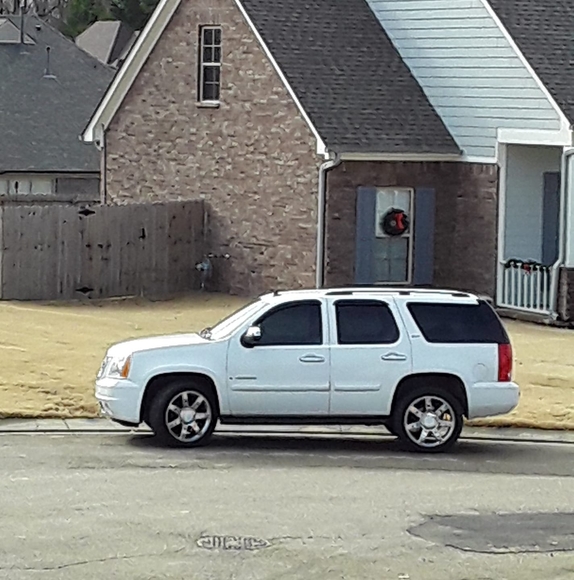 Profile Picture of Emanuel Emanuel (@chairezm049) on Poshmark