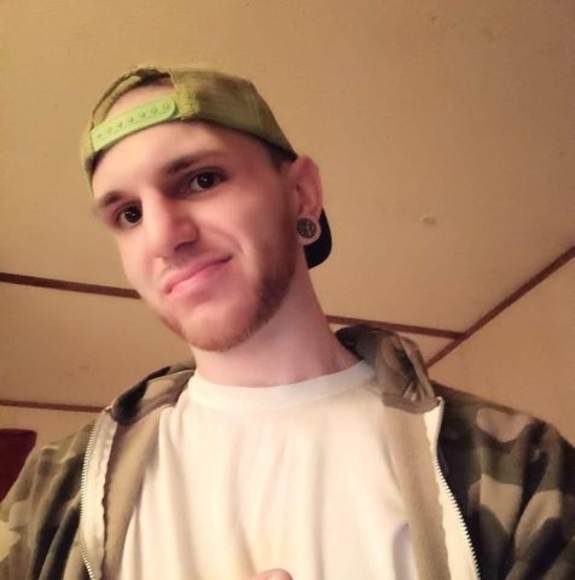 Profile Picture of Aaron Reynolds (@justinhunt148) on Poshmark