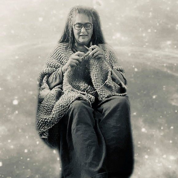 Profile Picture of Emily Boeschenstein (@emilycuestas) on Poshmark