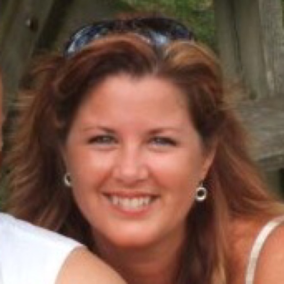 Profile Picture of Nancy Bairos (@nancybairos) on Poshmark