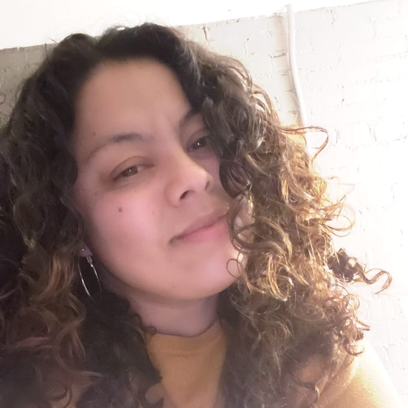 Profile Picture of Liset Vasquez (@angelesliset) on Poshmark