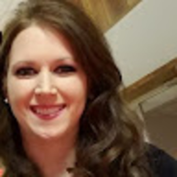 Profile Picture of Bethany Gamblin-frazier (@bgamblinfrazier) on Poshmark