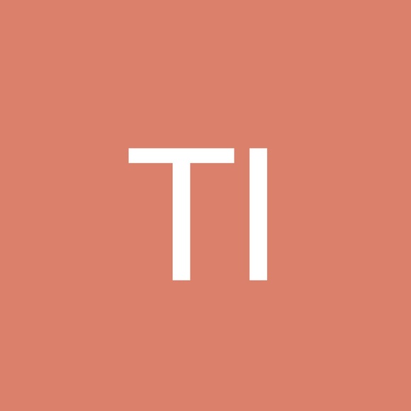 Profile Picture of Thakore Ishita (@thakoreishita) on Poshmark