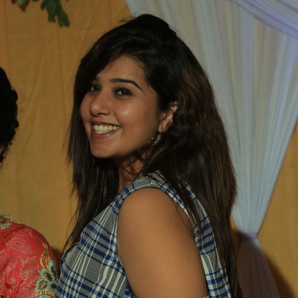 Profile Picture of Twinkle Patel (@twinklepatel97) on Poshmark