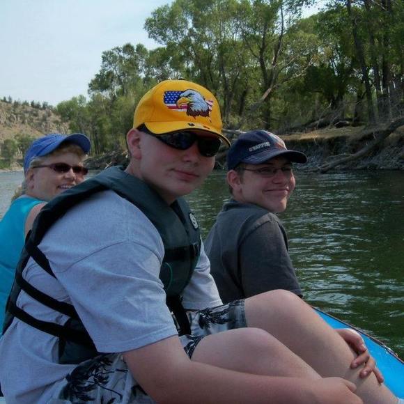 Profile Picture of Leah Guldner (@awahspinner) on Poshmark