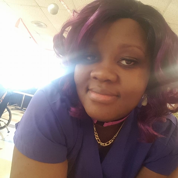 Reese Moore - Poshmark Profile Picture of Reese Moore (@reese1990) on Poshmark