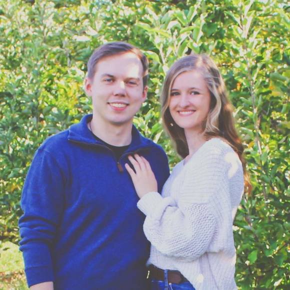 Profile Picture of Sarah Biser (@sarahbiser) on Poshmark