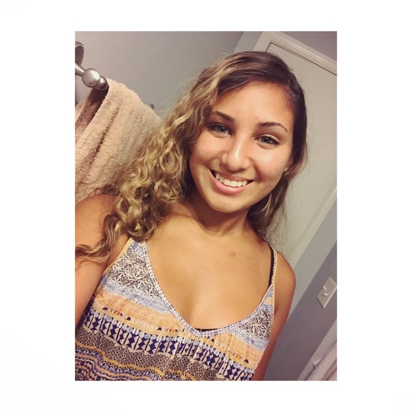 Profile Picture of Natasha Morges (@tashmarie95) on Poshmark