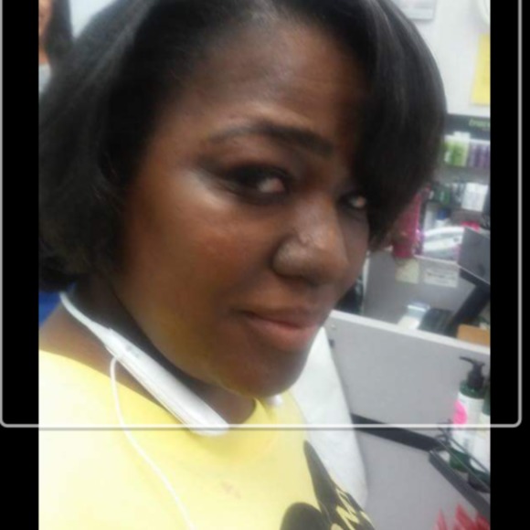 Profile Picture of Crystal Trimmer (@ctrimmer18) on Poshmark
