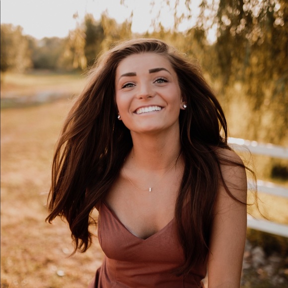 Profile Picture of Paige Silverberg (@psilver11) on Poshmark