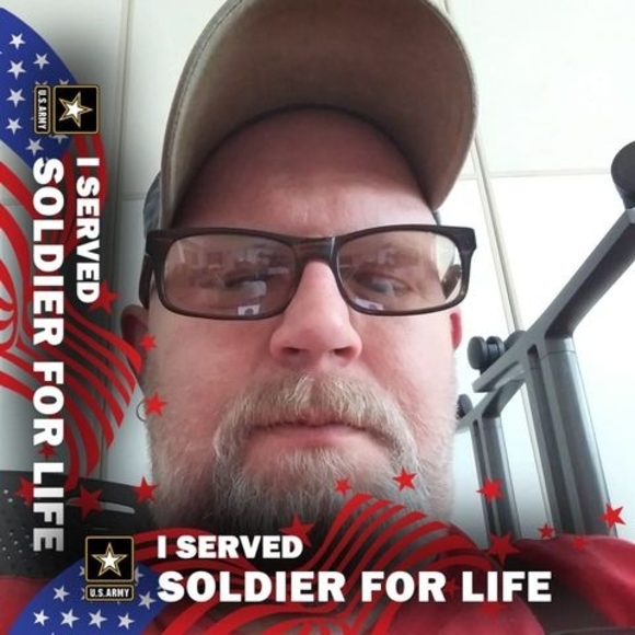 Profile Picture of Ben Duckett (@neandrathol1114) on Poshmark